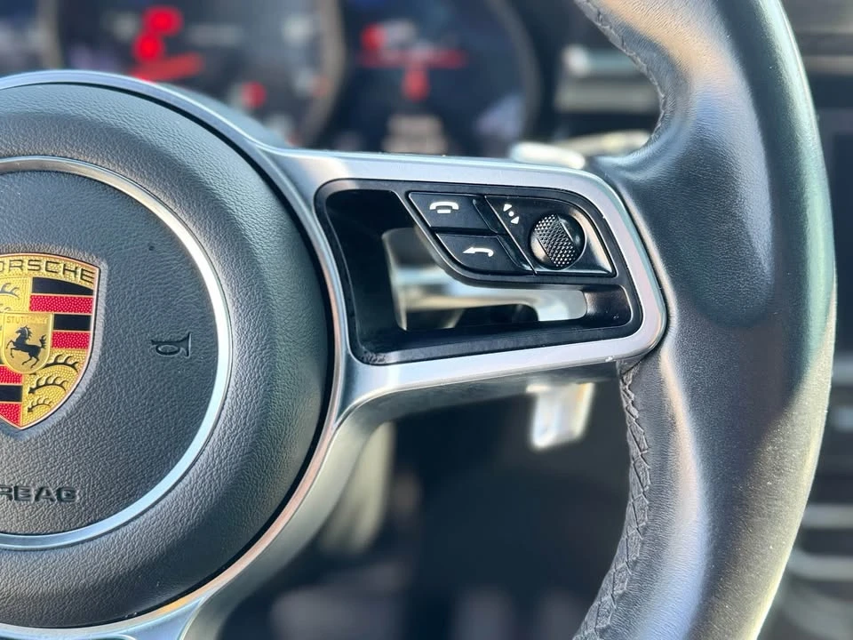 2021 Porsche Macan - Image 9 of 18