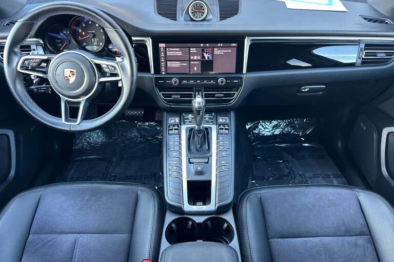2021 Porsche Macan - Image 12 of 19