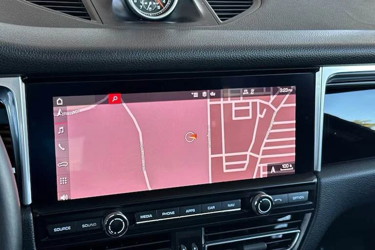 2021 Porsche Macan - Image 13 of 19