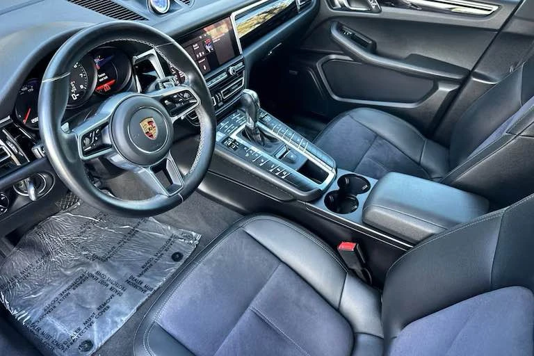 2021 Porsche Macan - Image 10 of 19