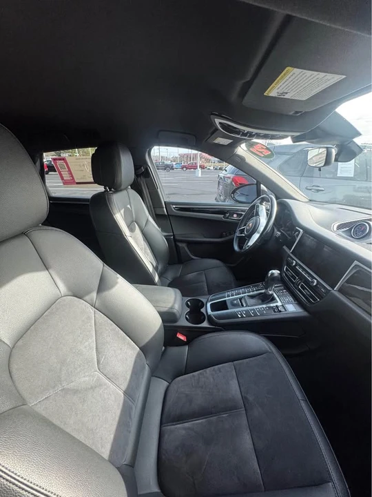 2021 Porsche Macan - Image 4 of 7
