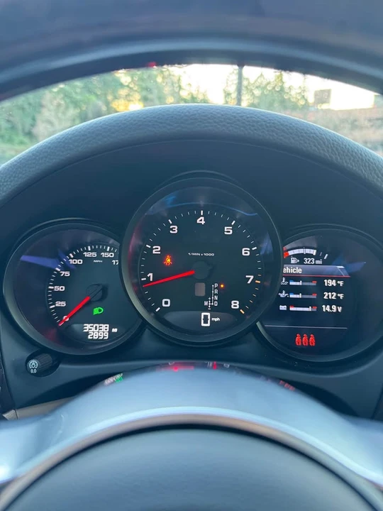 2021 Porsche Macan - Image 9 of 11
