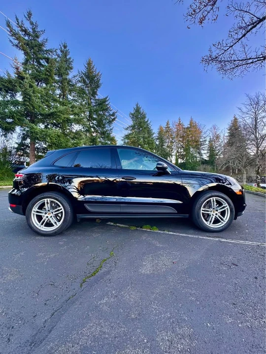 2021 Porsche Macan - Image 5 of 11