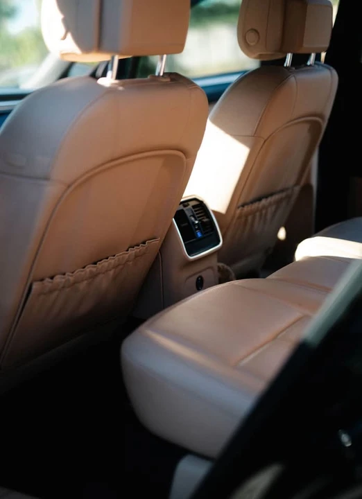 2021 Porsche Macan - Image 16 of 20