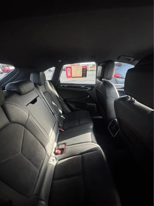 2021 Porsche Macan - Image 5 of 7