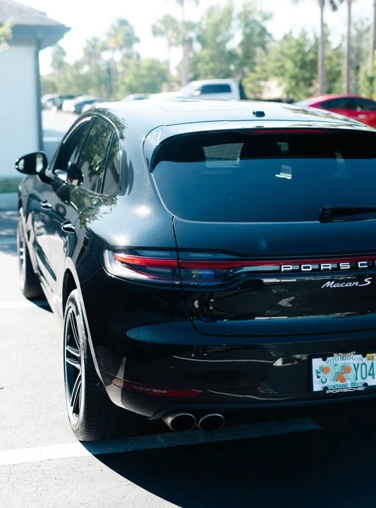 2021 Porsche Macan - Image 17 of 20