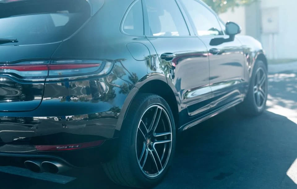 2021 Porsche Macan - Image 18 of 20