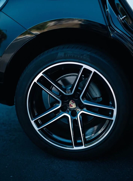 2021 Porsche Macan - Image 14 of 20