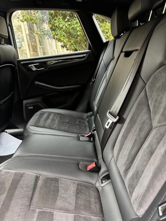 2021 Porsche Macan - Image 5 of 8