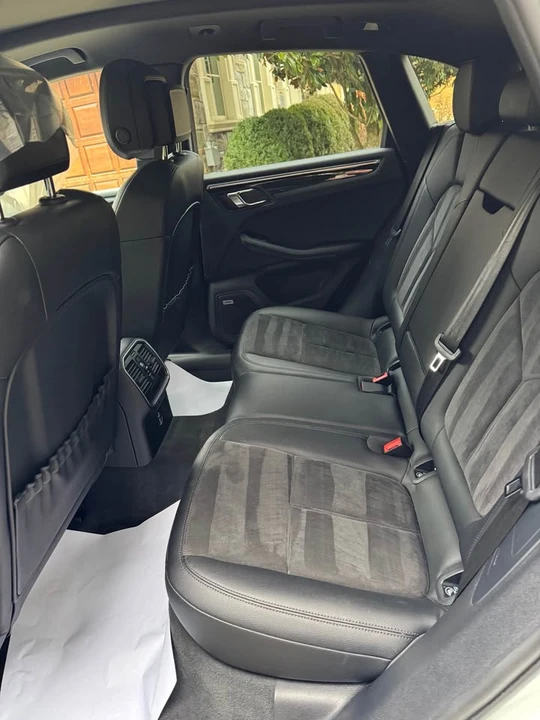 2021 Porsche Macan - Image 8 of 8