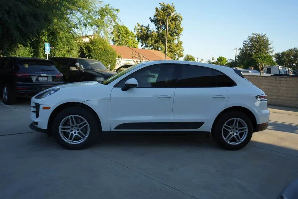 2021 Porsche Macan - Image 4 of 9