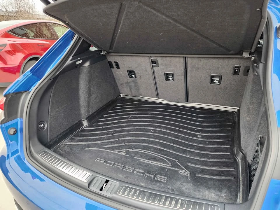 2021 Porsche Macan - Image 5 of 10