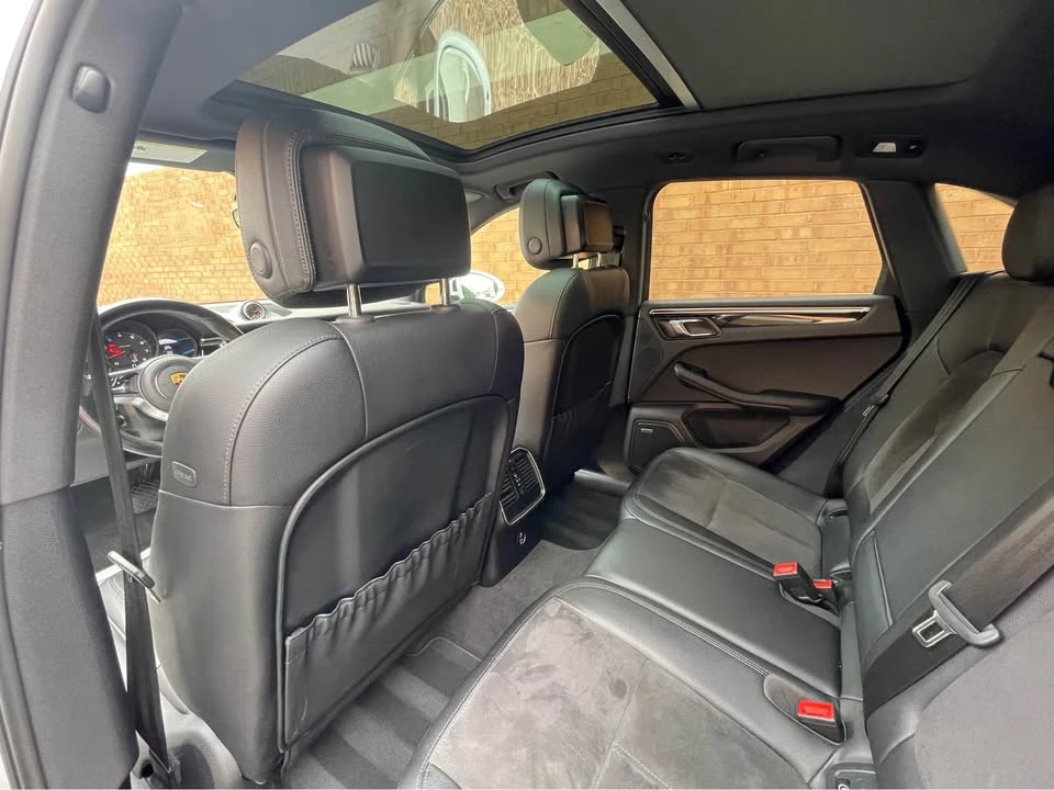 2021 Porsche Macan - Image 11 of 19