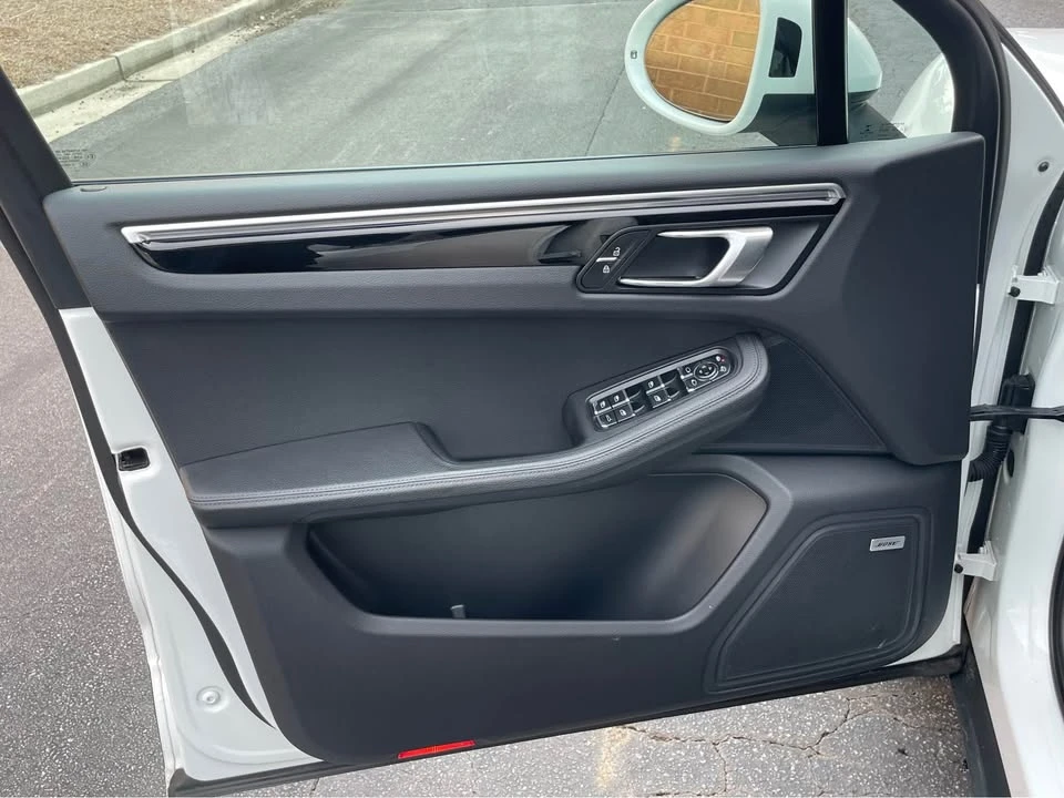 2021 Porsche Macan - Image 7 of 19
