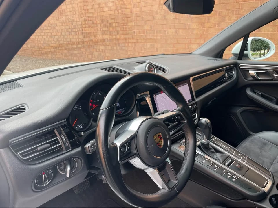 2021 Porsche Macan - Image 9 of 19