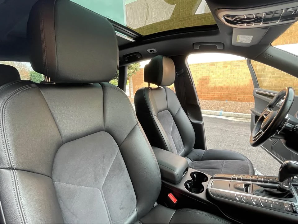 2021 Porsche Macan - Image 14 of 19