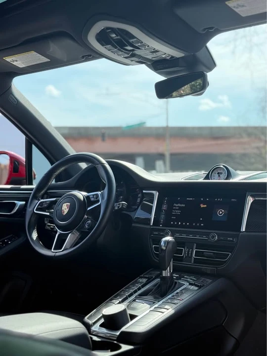 2021 Porsche Macan - Image 7 of 12