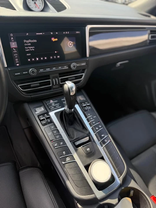 2021 Porsche Macan - Image 10 of 12
