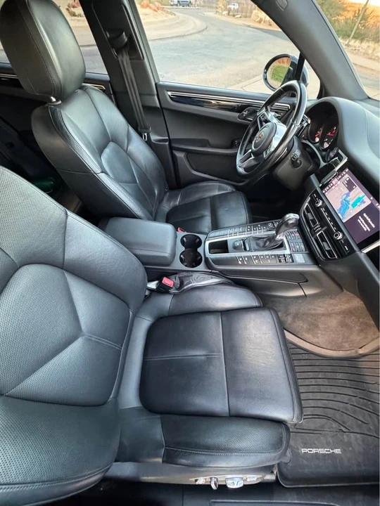2021 Porsche Macan - Image 9 of 12