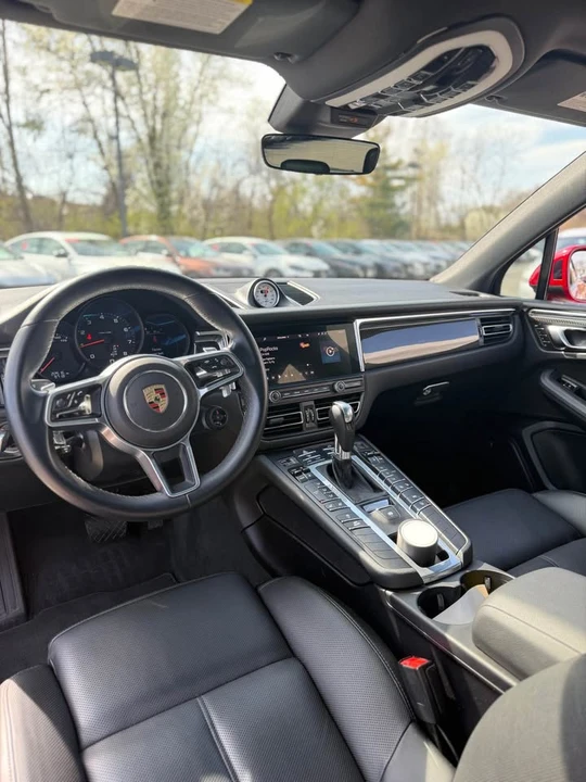 2021 Porsche Macan - Image 8 of 12