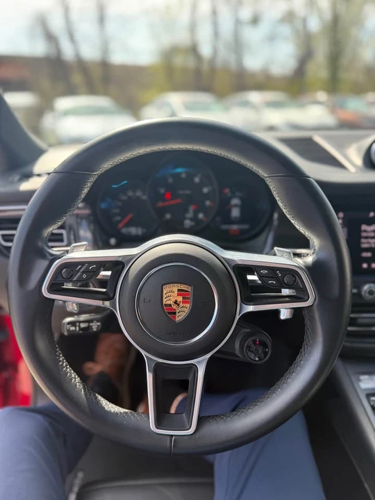2021 Porsche Macan - Image 11 of 12