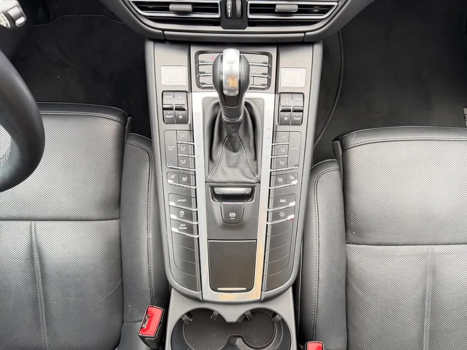 2021 Porsche Macan - Image 5 of 9