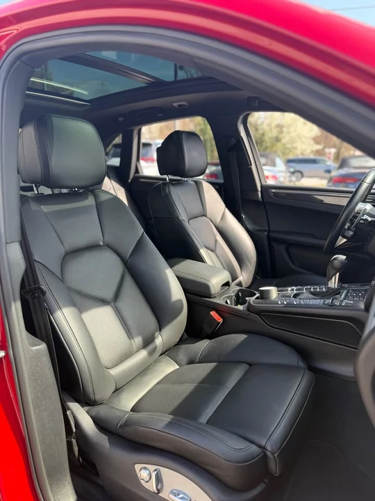 2021 Porsche Macan - Image 9 of 12