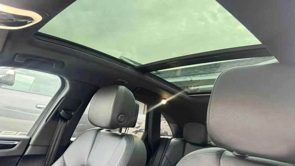 2021 Porsche Macan - Image 7 of 15