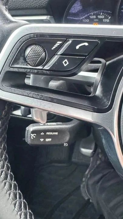 2021 Porsche Macan - Image 12 of 15