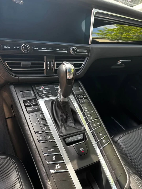 2021 Porsche Macan - Image 3 of 19