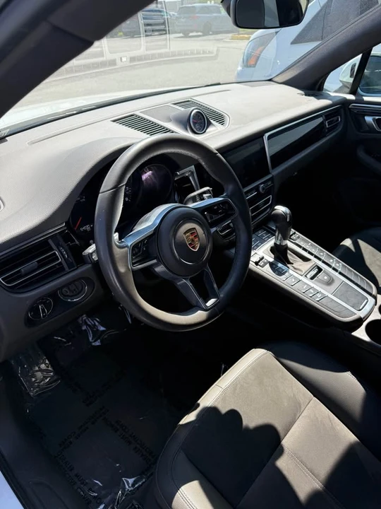 2021 Porsche Macan - Image 4 of 11