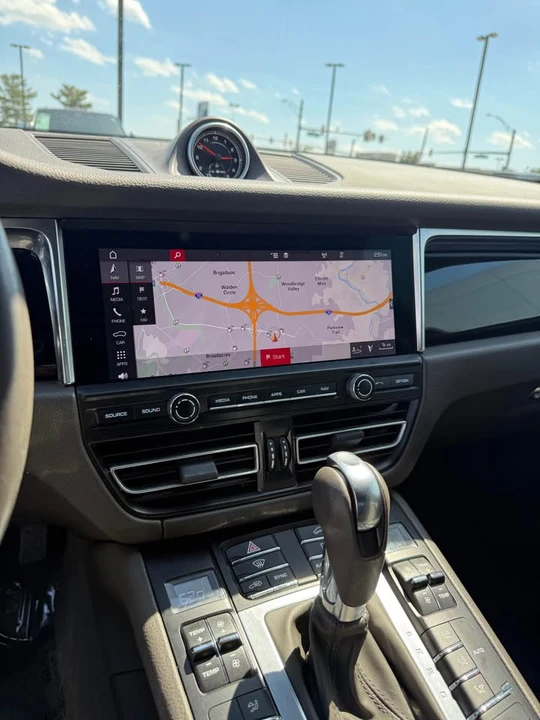 2021 Porsche Macan - Image 6 of 11