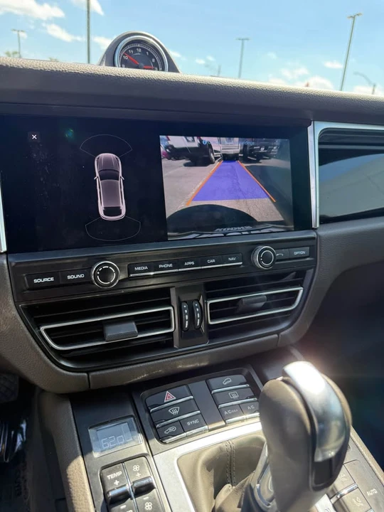 2021 Porsche Macan - Image 8 of 11