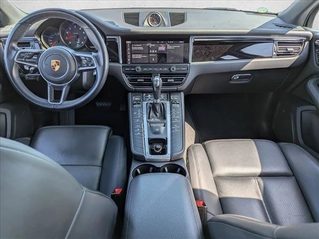 2021 Porsche Macan - Image 14 of 17