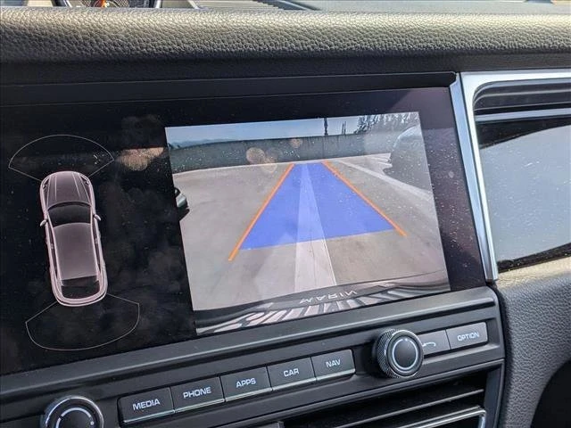 2021 Porsche Macan - Image 13 of 17