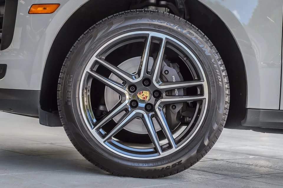 2021 Porsche Macan - Image 5 of 20
