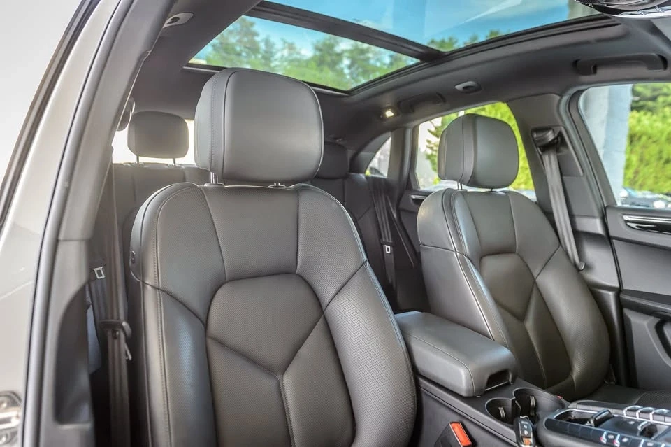 2021 Porsche Macan - Image 12 of 20