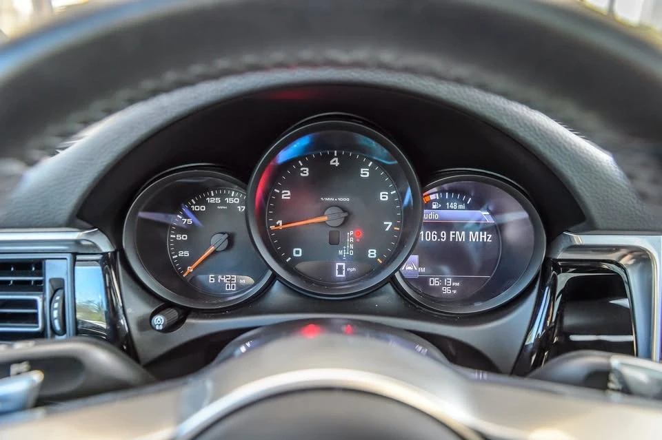 2021 Porsche Macan - Image 6 of 20
