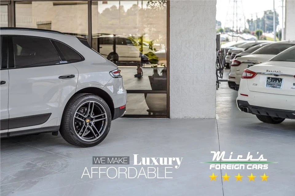 2021 Porsche Macan - Image 19 of 20