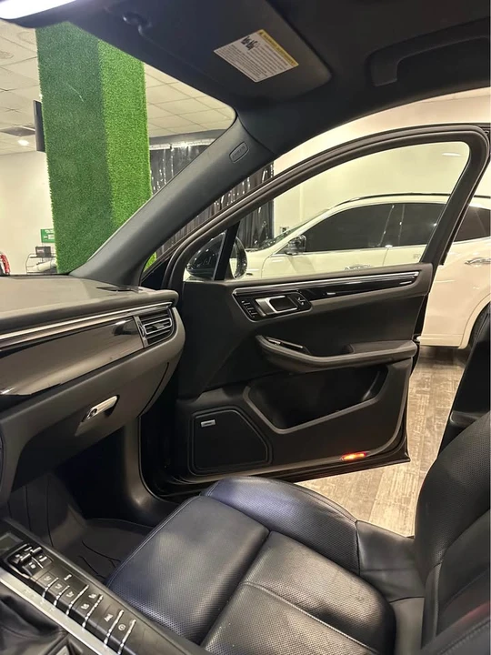 2021 Porsche Macan - Image 4 of 8