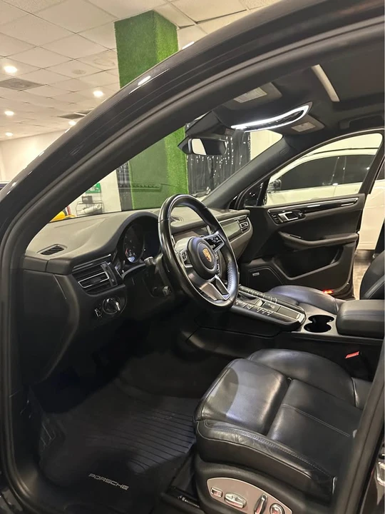 2021 Porsche Macan - Image 2 of 8