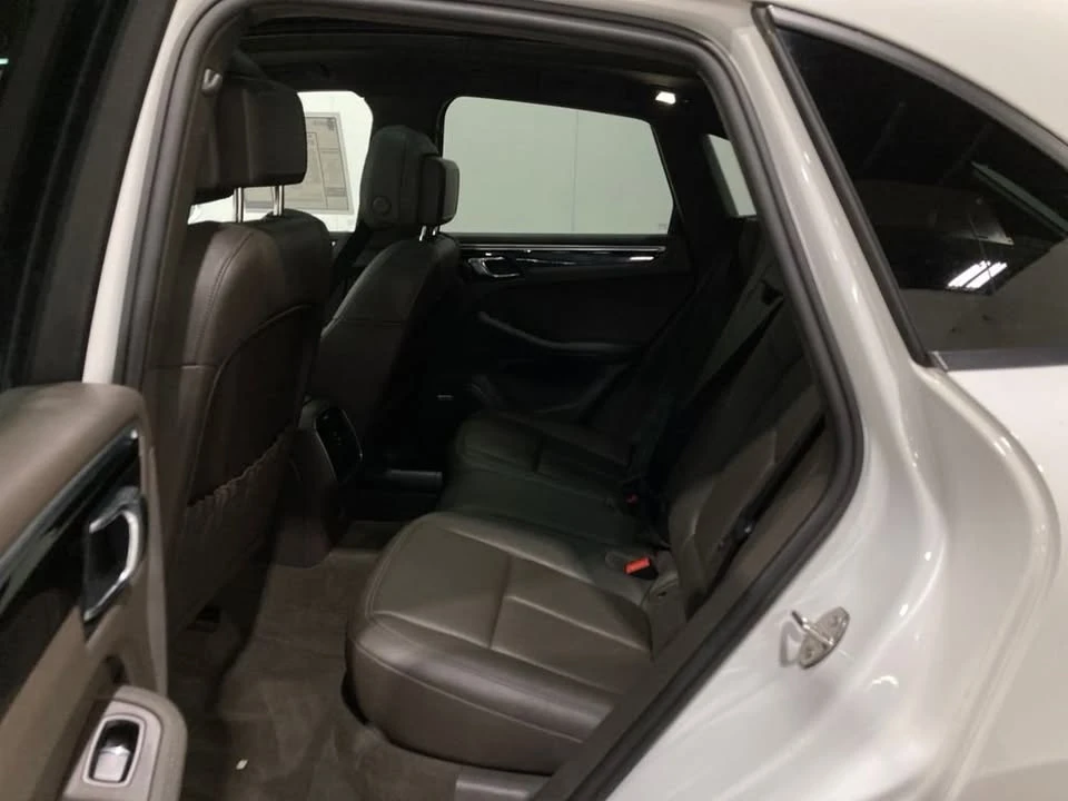 2021 Porsche Macan - Image 12 of 20