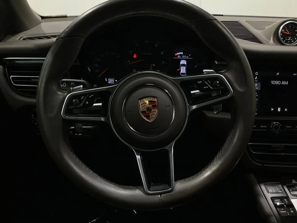 2021 Porsche Macan - Image 13 of 20