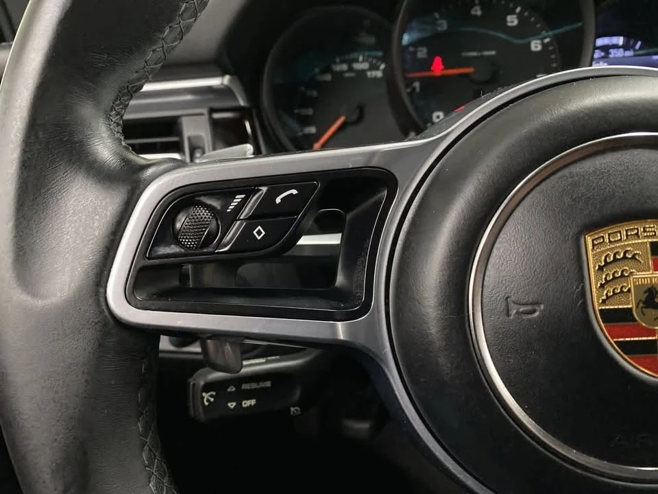 2021 Porsche Macan - Image 18 of 18