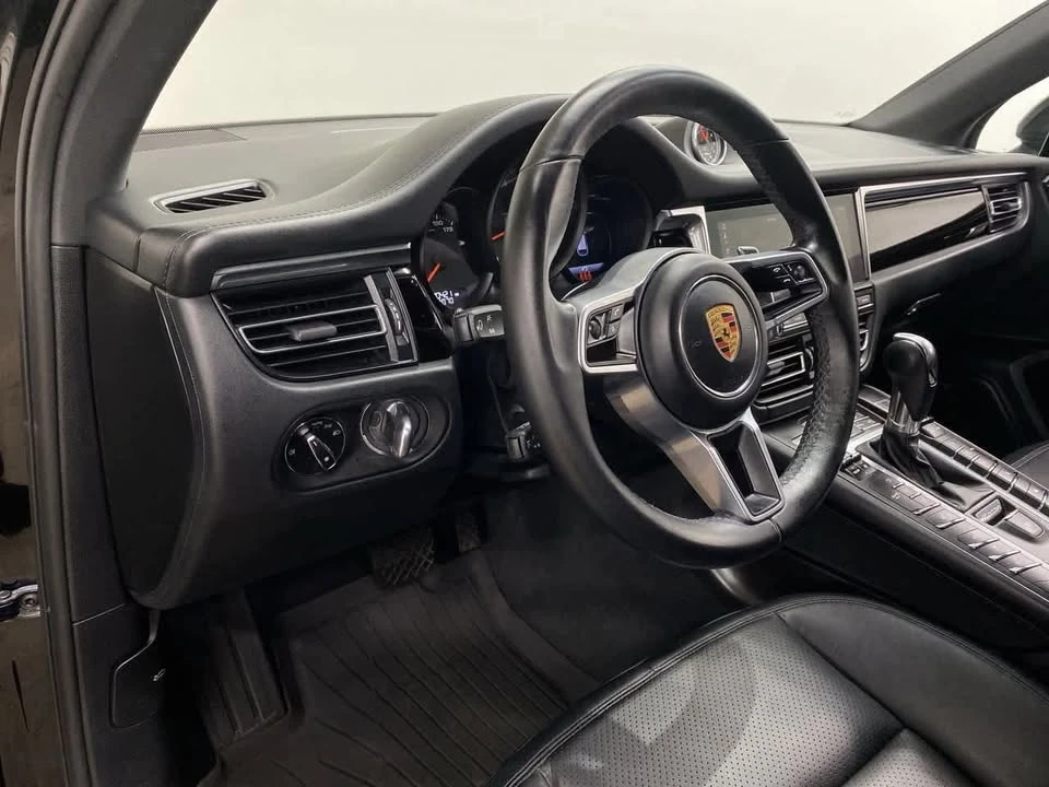 2021 Porsche Macan - Image 9 of 18
