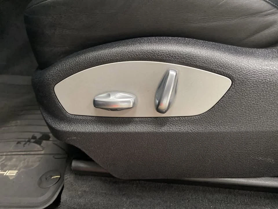 2021 Porsche Macan - Image 12 of 18