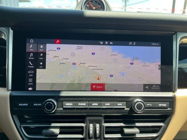 2021 Porsche Macan - Image 12 of 19