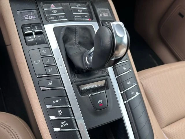 2021 Porsche Macan - Image 9 of 11