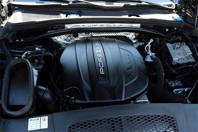 2021 Porsche Macan - Image 16 of 16