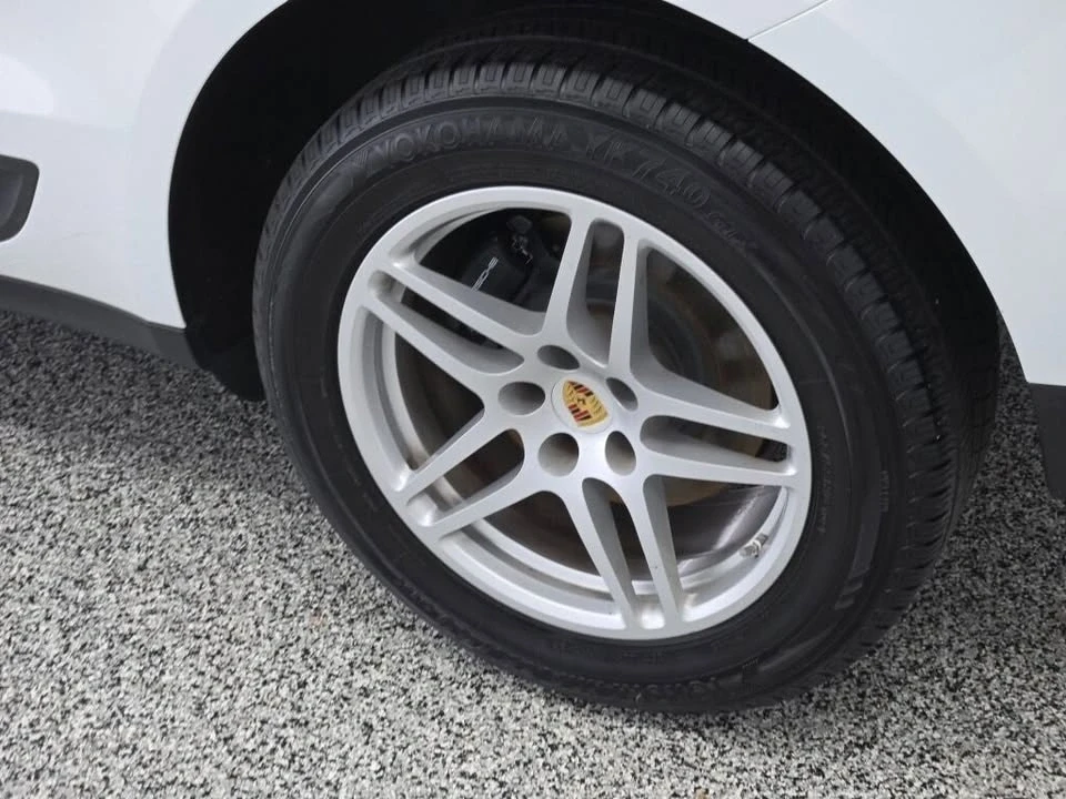 2021 Porsche Macan - Image 13 of 14